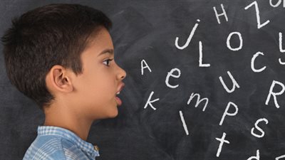 بكينام الحفناوي: إليك طرق منزلية لعلاج تأخر الكلام عند طفلك