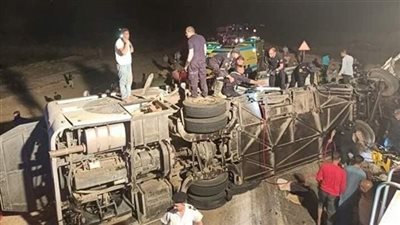 بالأسماء| ارتفاع ضحايا حادث الوادي الجديد المروع إلى 18 متوفيا و23 مصابا