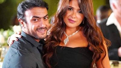 ياسمين عبدالعزيز تسخر من صورة أحمد العوضي