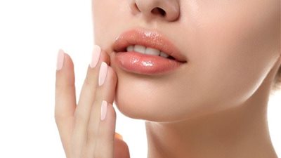 «زيت وملمع الشفايف» الاستخدام والفوائد وأيهما أفضل؟