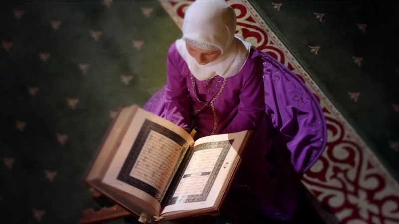 حكم القراءة من المصحف