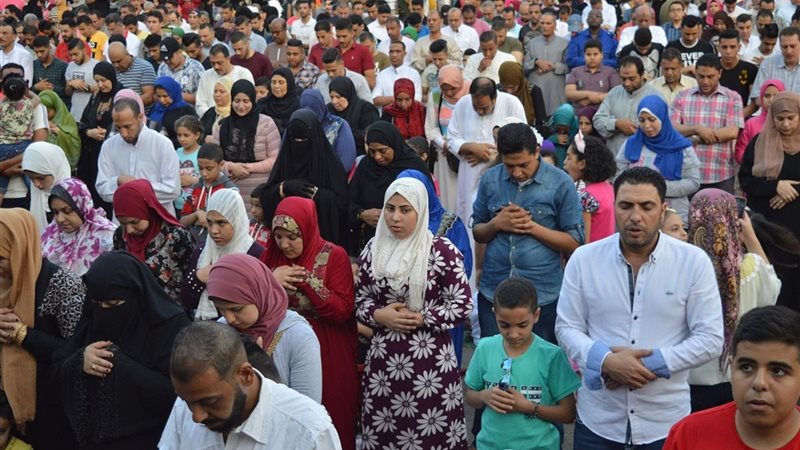 حكم صلاة العيد بالمكياج