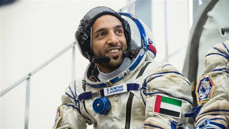 سلطان النيادي أول