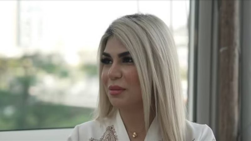خبيرة الطاقة الكونية