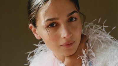 لأول مرة| «جوتشي» تختار النجمة الهندية عليا بهات سفيرة لها (صور)