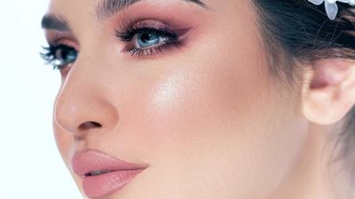 كيف تحصلين على إطلالة المرأة القوية من خلال مكياجك؟