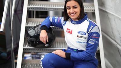 ريما الجفالي أول سعودية تقتحم سباق سيارات الفورمولا