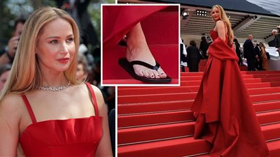 جينيفر لورانس بالشبشب على السجادة الحمراء فى مهرجان كان الـ 76 