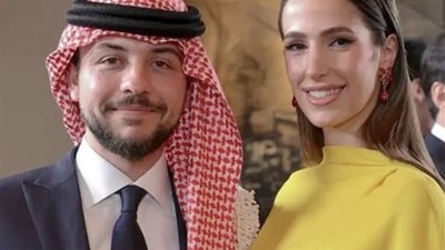  رجوة آل سيف تخطف الأنظار بإطلالة ساحرة في حفلة حنتها (صور)