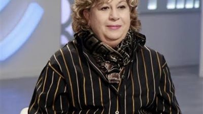 أول ظهور للفنانة سمية الألفي بعد أزمتها الصحية (فيديو)