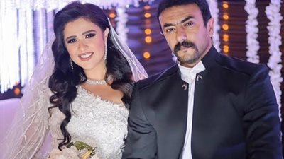 ياسمين عبد العزيز تطلب الطلاق: بياكل كبدة نية