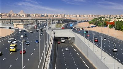 تفاصيل حادث اشتعال ميكروباص على طريق الواحات