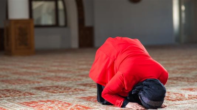 صلاة الظهر يوم الجمعة