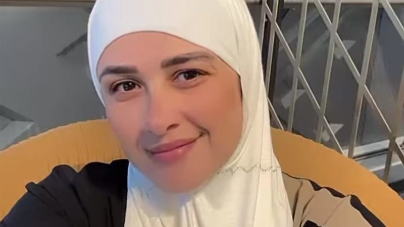 ياسمين عبد العزيز