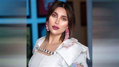 الكويتية الدكتورة خلود تتعرض لموقف محرج في الشارع