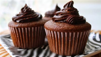 طريقة عمل كب كيك الشيكولاتة بخطوات بسيطة 