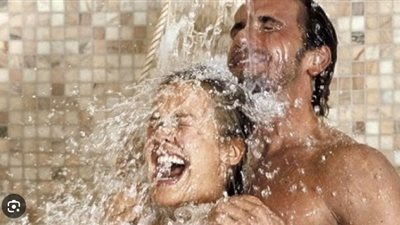 «استحمي معاه» طريقة مضمونة لتقوية العلاقة مع زوجك