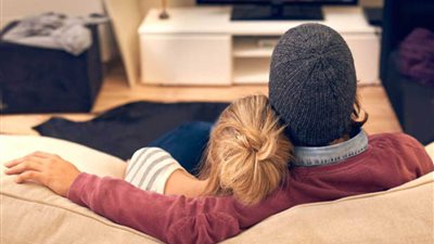 أخصائية نفسية تكشف سبب لجوء الفتيات للمساكنة