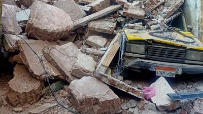 انهيار عقار مكون من 4 أدوار بالكامل في حي شرق الإسكندرية (صور)