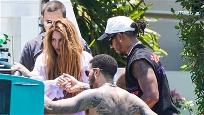 من بيكيه إلى لويس هامليتون| لماذا تفضل شاكيرا أبطال الرياضة على نجوم الفن؟