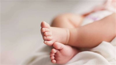 سقوط تاجر مخدرات عذب ابنته الرضيعة وحرقها في السويس