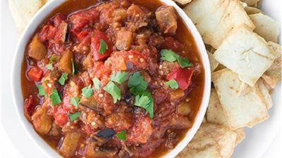 طريقة عمل المسقعة باللحمة المفرومة بخطوات بسيطة