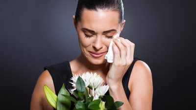 7 قواعد لاتيكيت تقديم العزاء للنساء «حتى لا تتجدد الأحزان»