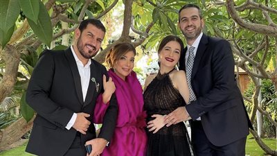 أصالة تخطف الأنظار بإطلالتها في حفل زفاف شقيقها (صور)