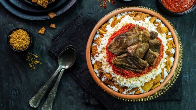 فتة بالعيش المحمص
