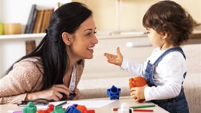  5 عبارات تؤثر إيجابيًا في سلوك طفلك 
