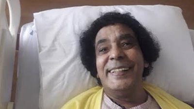 القصة الكاملة لتعرض محمد منير لوعكة صحية وحكاية العملية الجراحية في ألمانيا