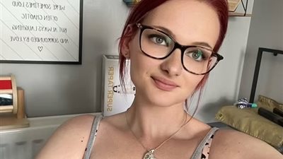 أم عشرينية تخسر جميع أسنانها من أجل حملها الأول