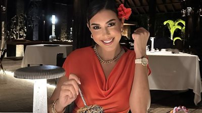 ياسمين صبري تخطف الأنظار بالأحمر الناري في أحدث ظهور (صور)