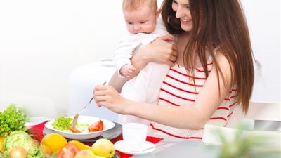 نصائح غذائية سحرية للمرضعات تساعد في زيادة ادرار اللبن