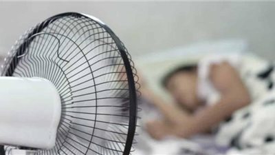 4 نصائح تساعدك على النوم في الطقس الحار| أبرزها وضع الملابس في الفريزر|