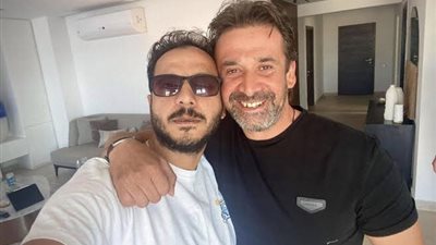 كريم عبد العزيز يحتفل بنجاح «بيت الروبي» على طريقته الخاصة