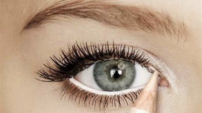 8 حيل لتوسيع عينيك باستخدام المكياج