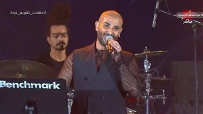 أحمد سعد يهين منظمة حفله في تونس والأخيرة تنفعل عليه (فيديو)