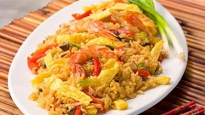 طريقة عمل الأرز بالجمبري بمكونات بسيطة