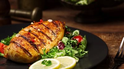 طريقة عمل صدور الدجاج المشوية لمحبات الأكل الصحي