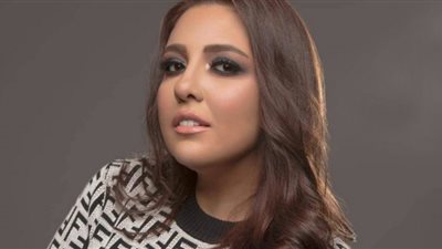 والد مي كساب يدخل العناية المركزة بعد تعرضه لأزمة صحية مفاجئة