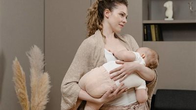 تفسير حلم إرضاع طفل ليس ابني وعلاقته بالشفاء من المرض