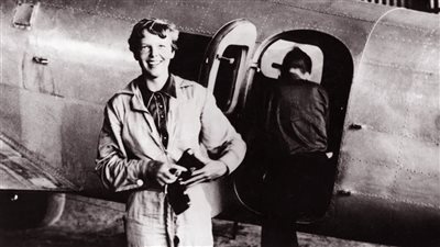 أميليا إيرهارت| أول امرأة تطير بمفردها ولغز اختفاءها فوق المحيط