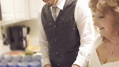 عزباء تخطت الـ50 سنة تستعد للزواج وتسال أسئلة محرجة وتطلب عدم التجريح