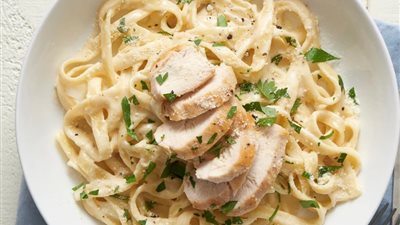 طريقة عمل مكرونة وايت صوص بالدجاج