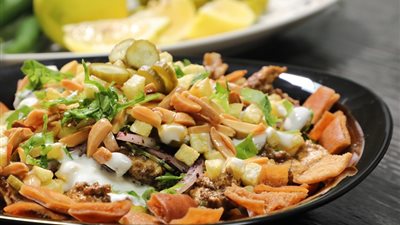 طريقة عمل فتة شاورما الدجاج لإفطار وقفة عرفة