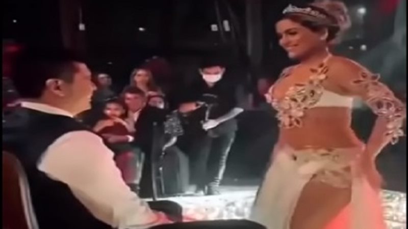 عروس ببدلة رقص