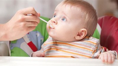 4 أخطاء تقع فيها الأمهات أثناء فطام الرضيع