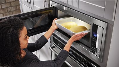 6 استخدامات مختلفة للميكرويف غير التسخين أغربها تقشير الثوم 