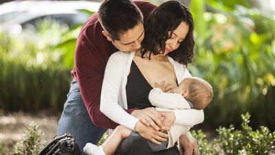 تفسير حلم إرضاع شخص كبير للعزباء والمتزوجة لابن سيرين وابن كثير